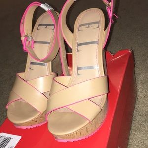 Elle wedges